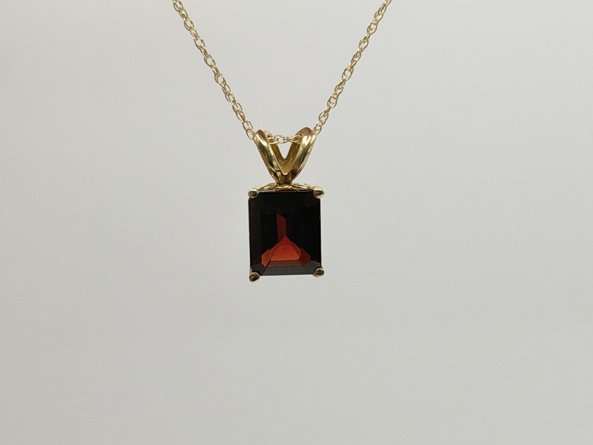 Vintage 10K Yellow Gold Garnet Pendant Necklace Emerald-Cut Garnet 18-Inch
