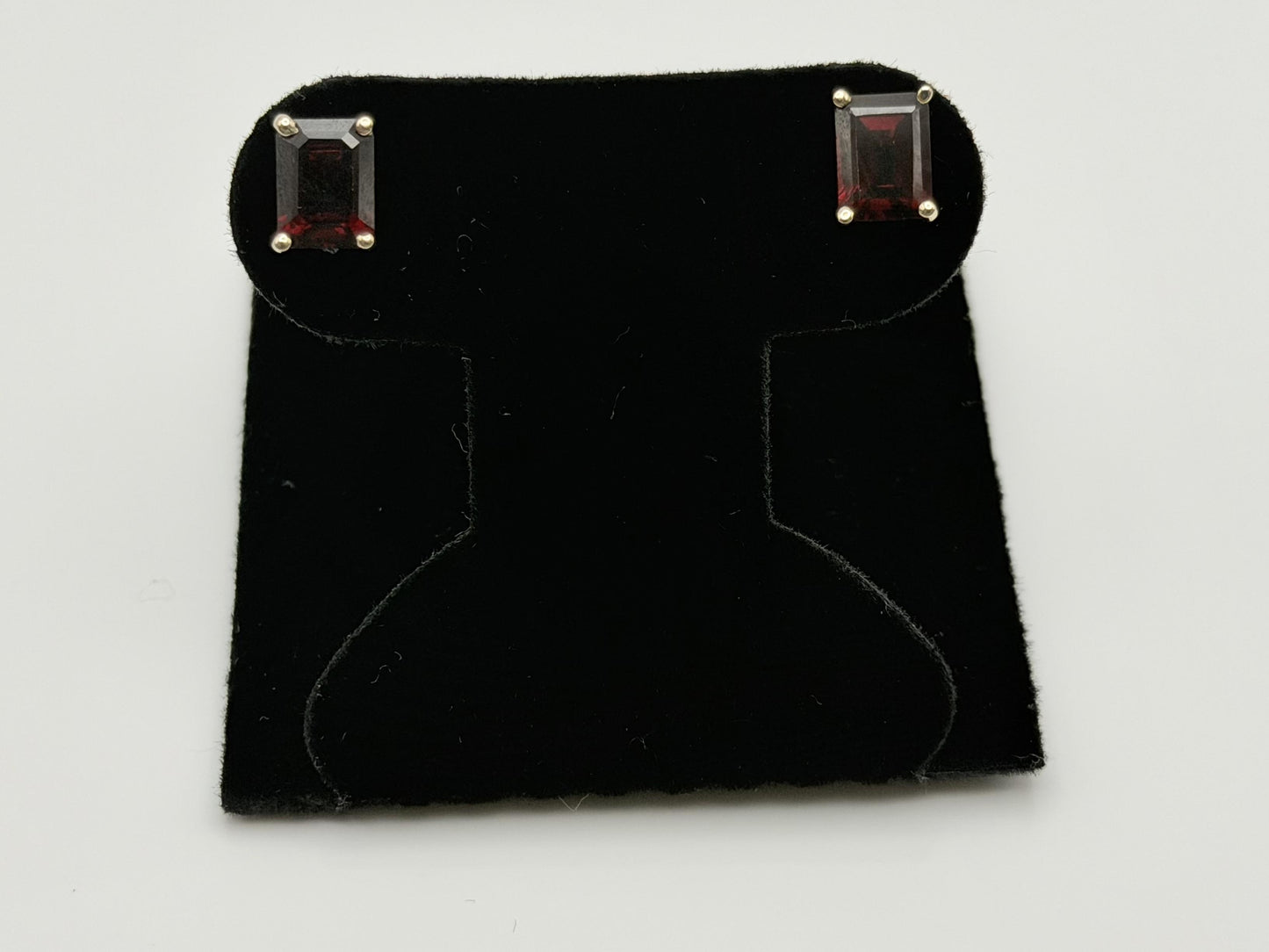 Vintage 10K Yellow Gold Garnet Stud Earrings.Emerald-Cut Red Garnets.
