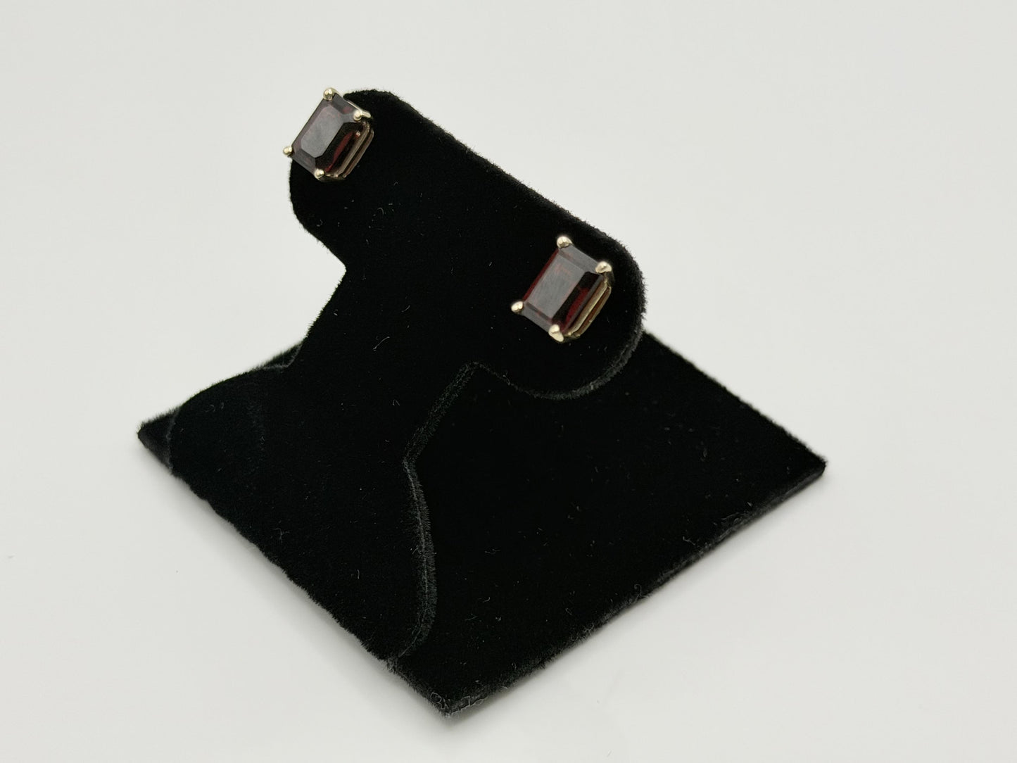 Vintage 10K Yellow Gold Garnet Stud Earrings.Emerald-Cut Red Garnets.