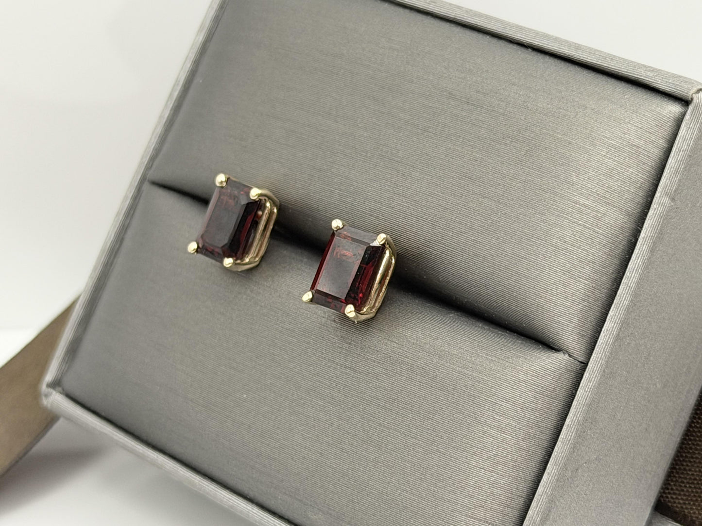 Vintage 10K Yellow Gold Garnet Stud Earrings.Emerald-Cut Red Garnets.