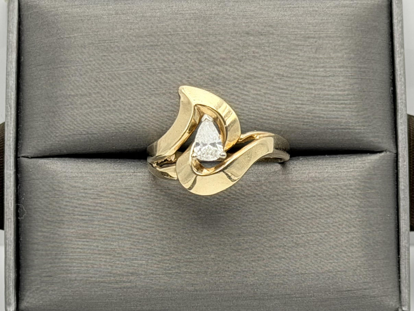 14K Yellow Gold Pear-Shaped Diamond Ring, Vintage Modernist Swirl Statement Ring