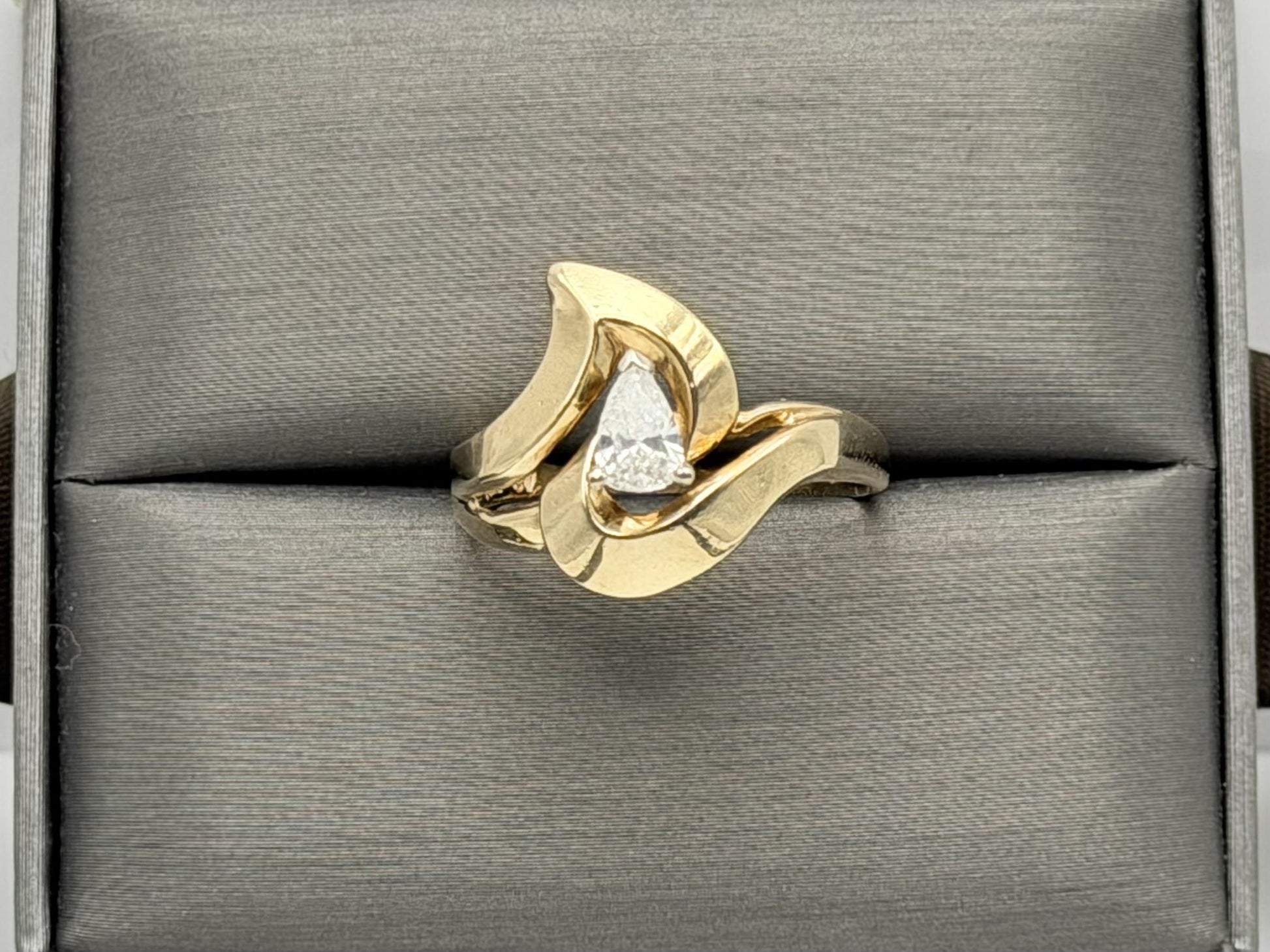 14K Yellow Gold Pear-Shaped Diamond Ring, Vintage Modernist Swirl Statement Ring