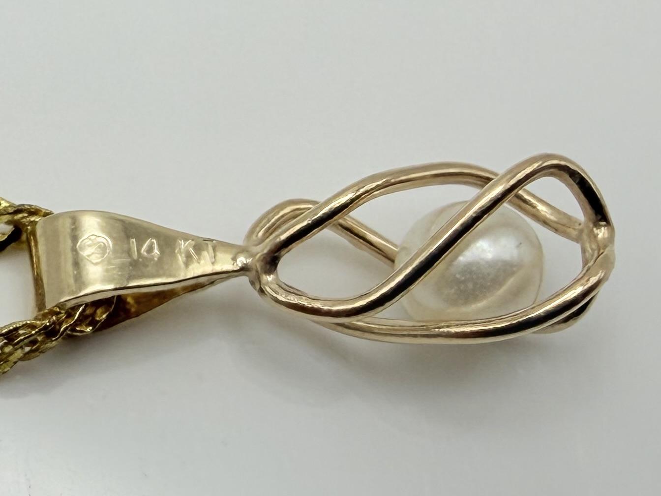 Vintage 14K Yellow Gold Pearl Pendant.Petite Pearl Drop Charm.