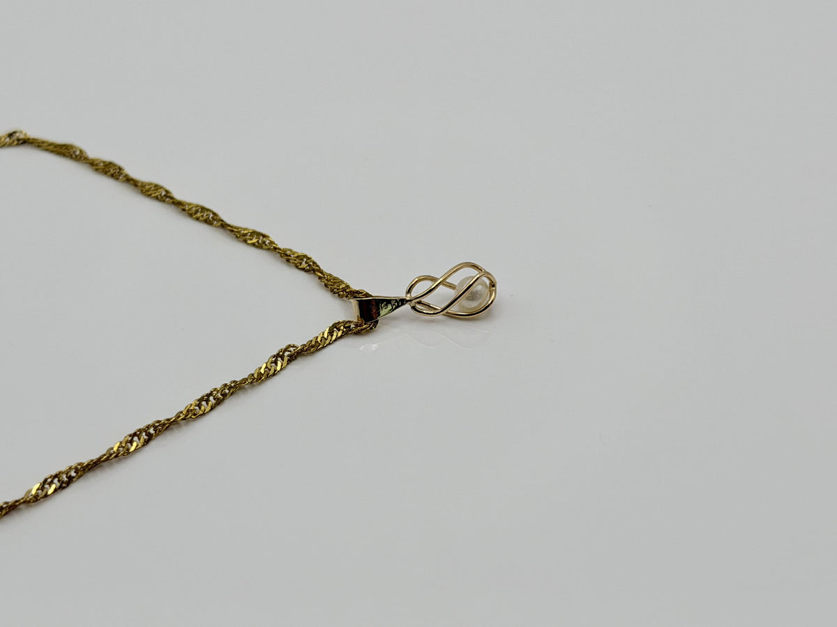 Vintage 14K Yellow Gold Pearl Pendant.Petite Pearl Drop Charm.