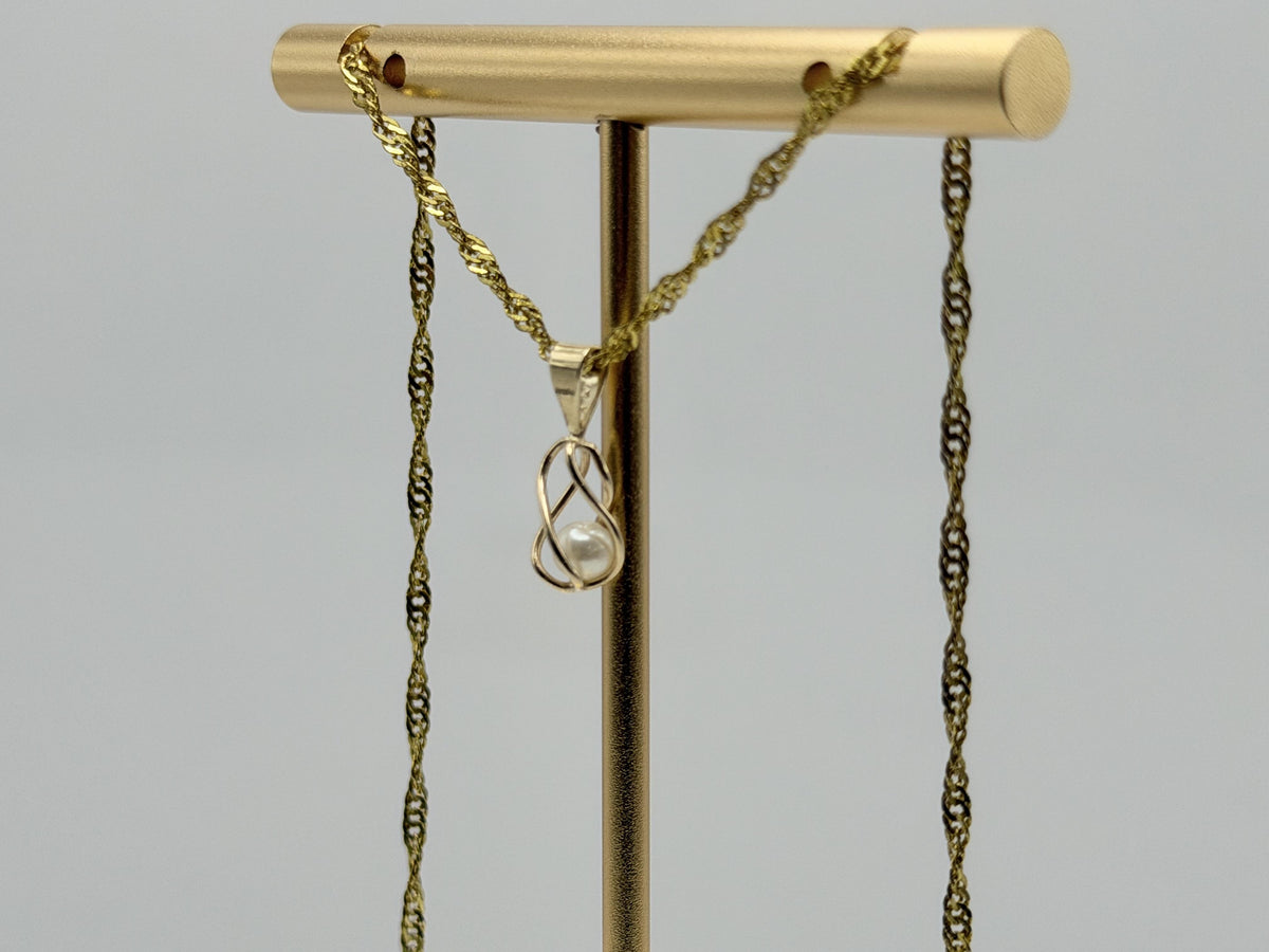 Vintage 14K Yellow Gold Pearl Pendant.Petite Pearl Drop Charm.