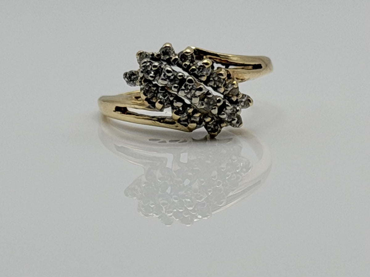 Vintage 14K Yellow Gold 27 Diamond Swirl Cluster Ring. Statement Ring.