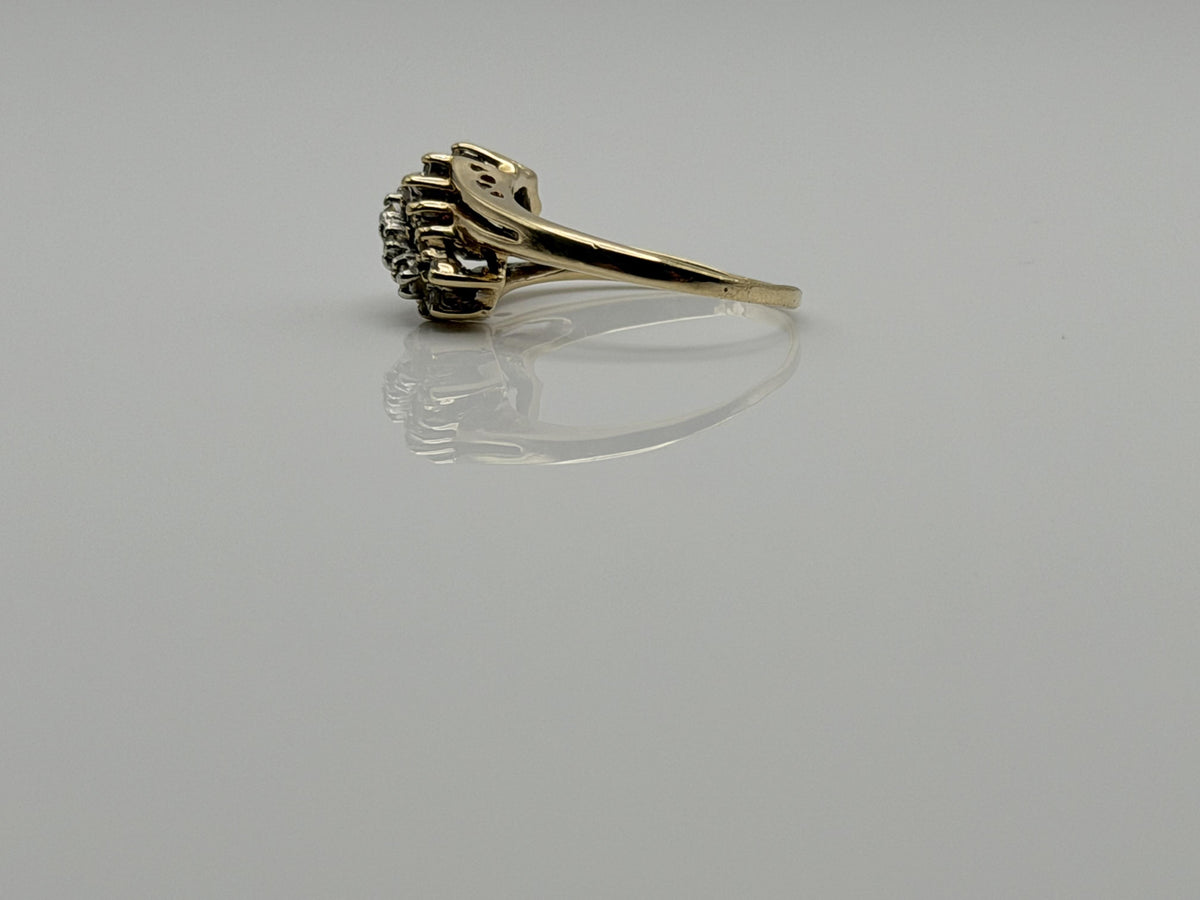 Vintage 14K Yellow Gold 27 Diamond Swirl Cluster Ring. Statement Ring.