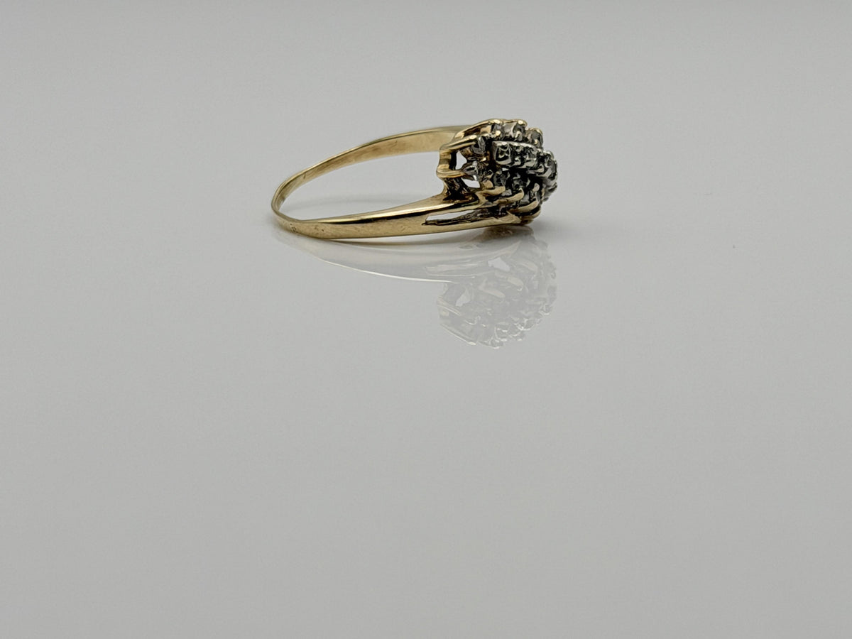 Vintage 14K Yellow Gold 27 Diamond Swirl Cluster Ring. Statement Ring.