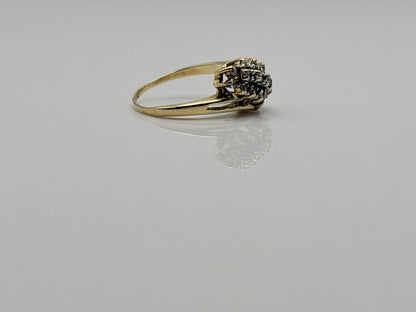 Vintage 14K Yellow Gold 27 Diamond Swirl Cluster Ring. Statement Ring.