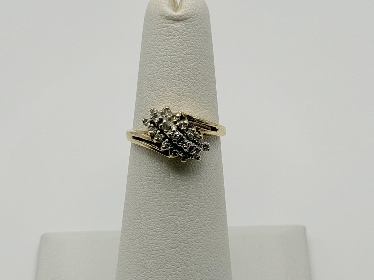 Vintage 14K Yellow Gold 27 Diamond Swirl Cluster Ring. Statement Ring.