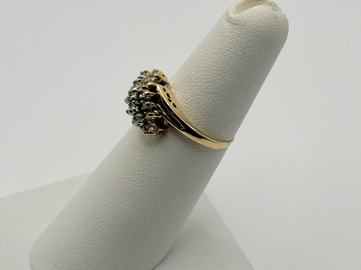 Vintage 14K Yellow Gold 27 Diamond Swirl Cluster Ring. Statement Ring.