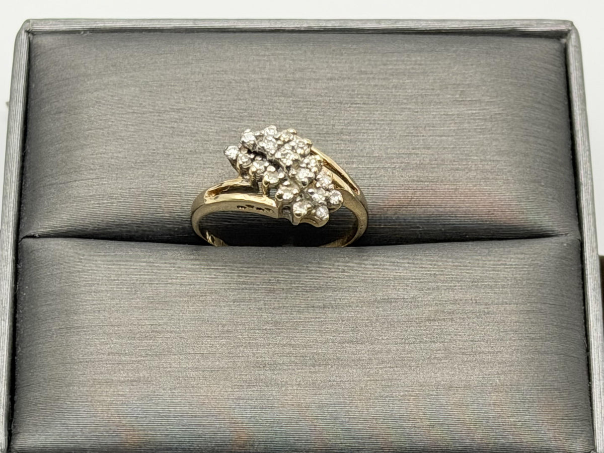 Vintage 14K Yellow Gold 27 Diamond Swirl Cluster Ring. Statement Ring.