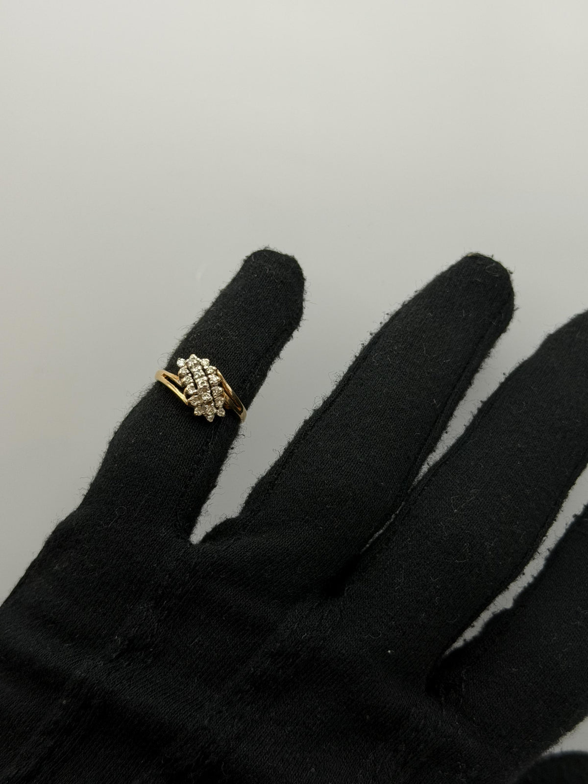 Vintage 14K Yellow Gold 27 Diamond Swirl Cluster Ring. Statement Ring.