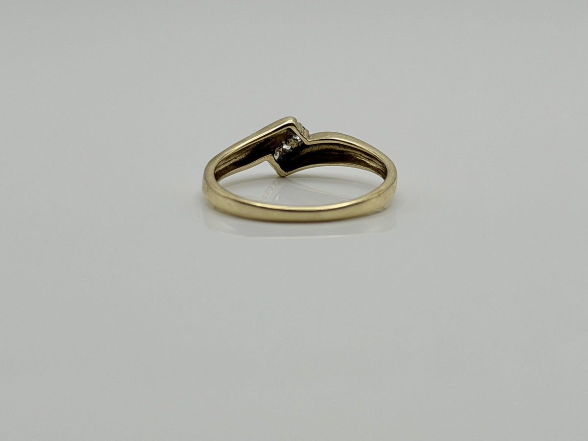 Vintage 10K Yellow Gold Three Diamond Ring.Dainty Crossover Ring.Promise Ring.