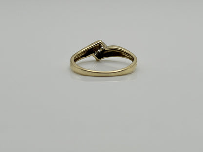 Vintage 10K Yellow Gold Three Diamond Ring.Dainty Crossover Ring.Promise Ring.