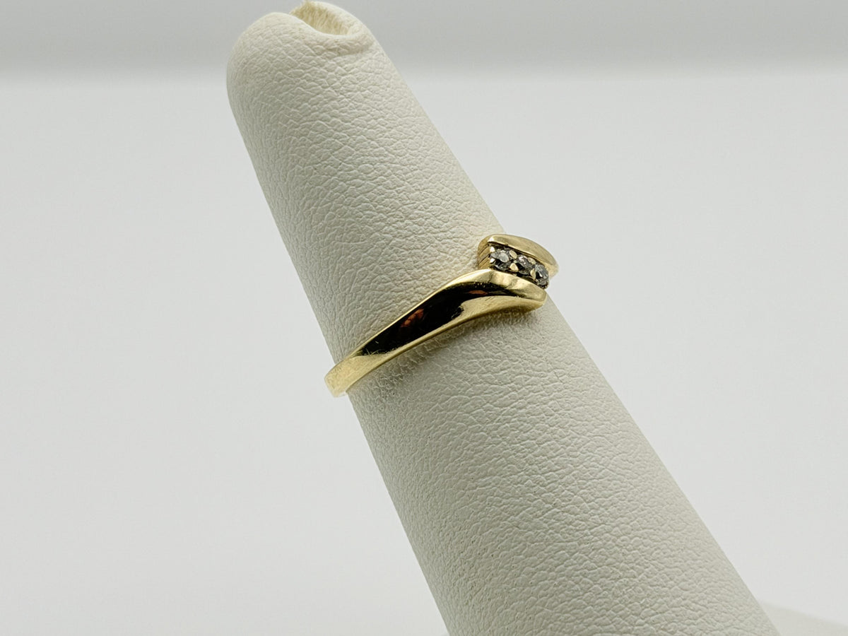 Vintage 10K Yellow Gold Three Diamond Ring.Dainty Crossover Ring.Promise Ring.