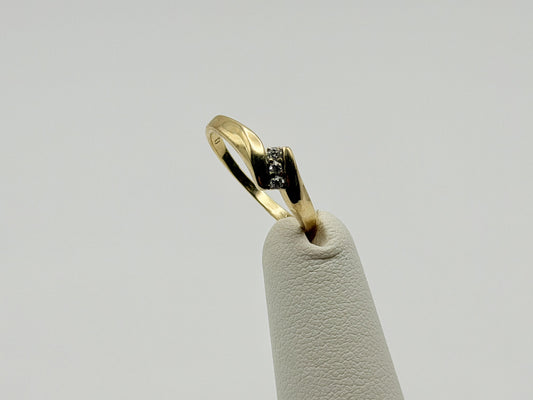 Vintage 10K Yellow Gold Three Diamond Ring.Dainty Crossover Ring.Promise Ring.