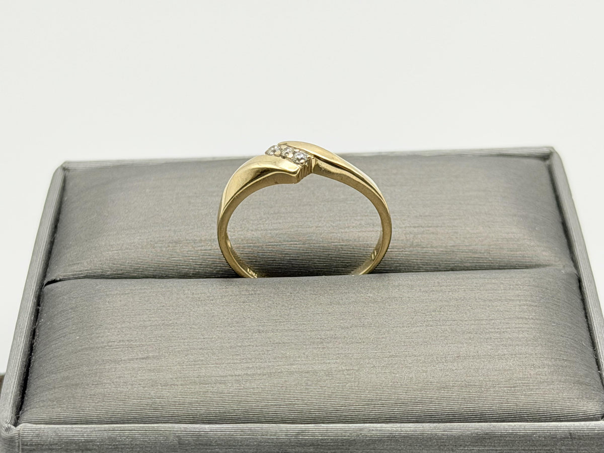 Vintage 10K Yellow Gold Three Diamond Ring.Dainty Crossover Ring.Promise Ring.
