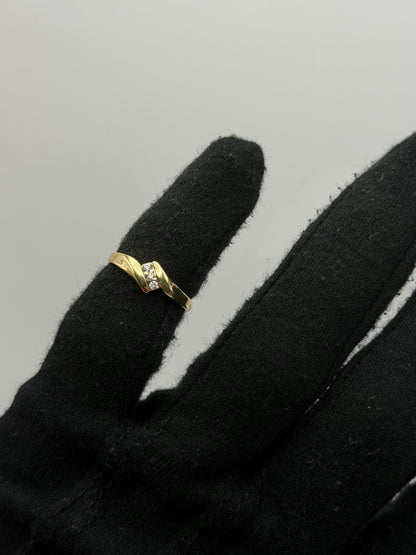 Vintage 10K Yellow Gold Three Diamond Ring.Dainty Crossover Ring.Promise Ring.