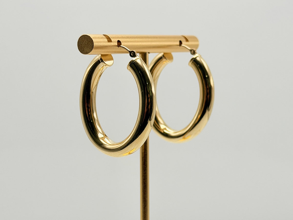 Vintage 14K Solid Yellow Gold Oval Hoop Earrings 26mm Wide Classic Hoops