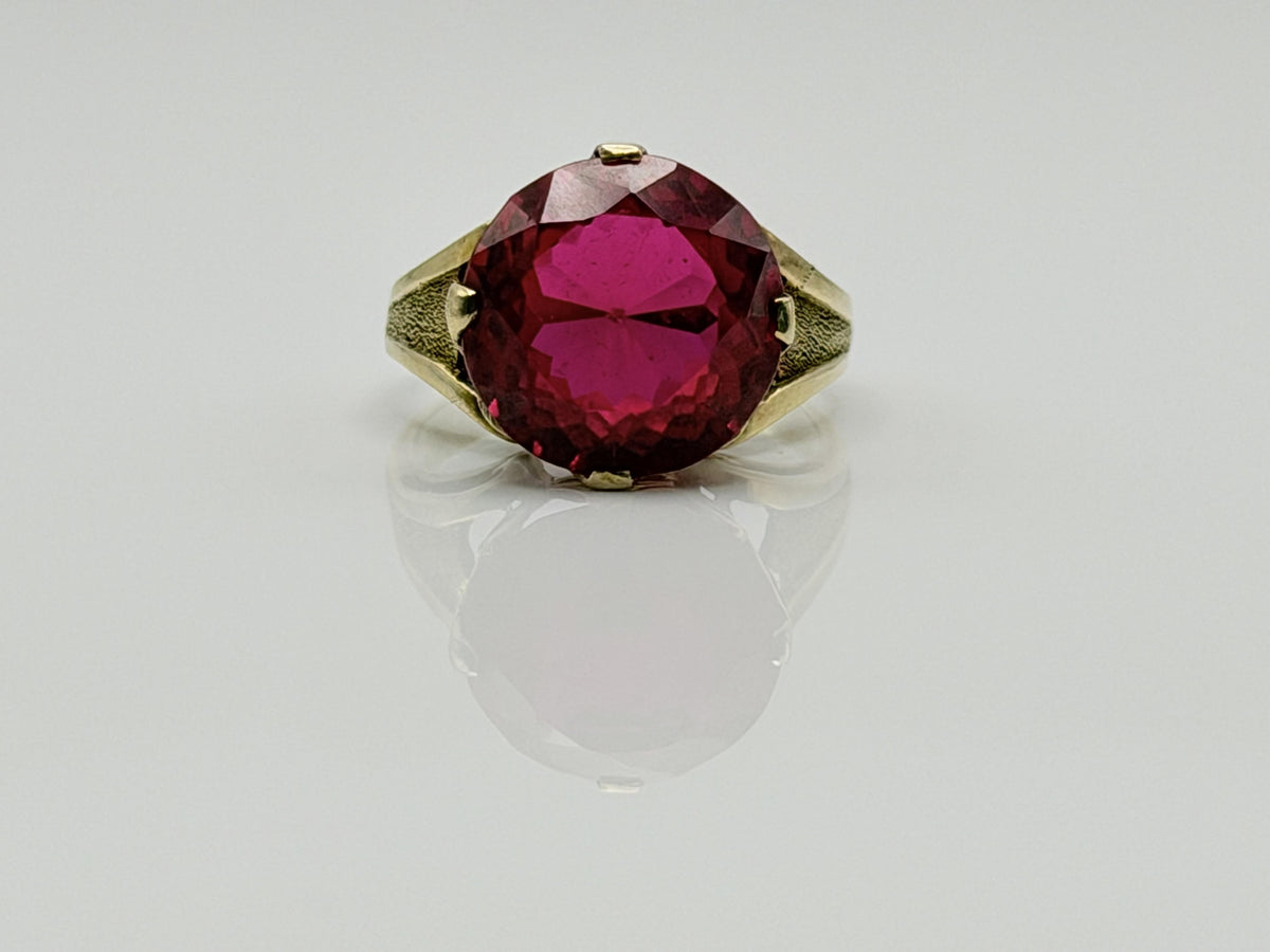 Vintage 10K Yellow Gold Ruby Statement Ring. Cocktail Ring.
