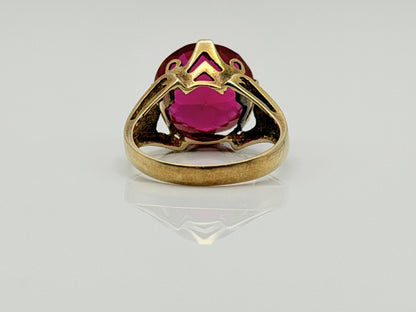 Vintage 10K Yellow Gold Ruby Statement Ring. Cocktail Ring.