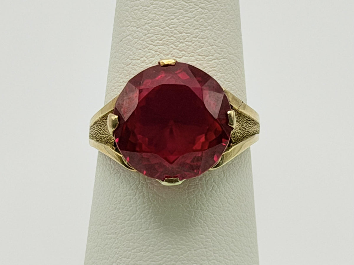 Vintage 10K Yellow Gold Ruby Statement Ring. Cocktail Ring.