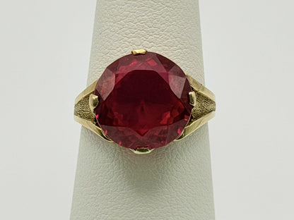 Vintage 10K Yellow Gold Ruby Statement Ring. Cocktail Ring.