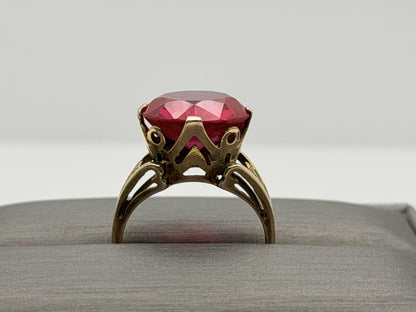 Vintage 10K Yellow Gold Ruby Statement Ring. Cocktail Ring.