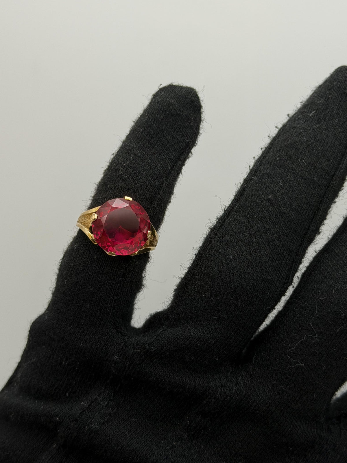 Vintage 10K Yellow Gold Ruby Statement Ring. Cocktail Ring.