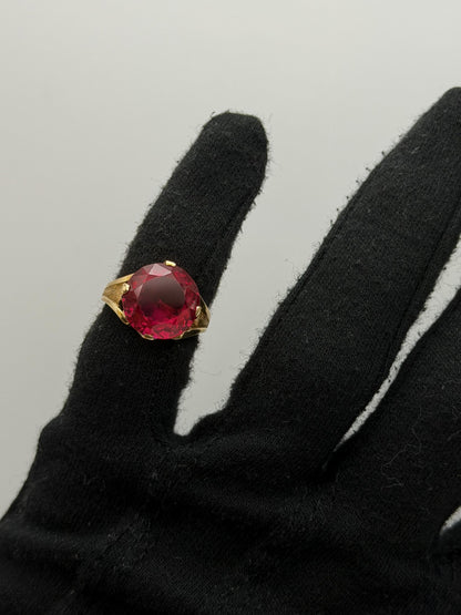 Vintage 10K Yellow Gold Ruby Statement Ring. Cocktail Ring.