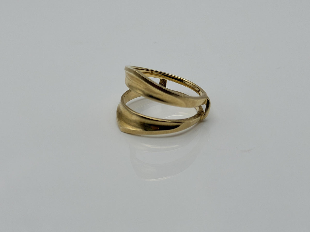 Vintage 14K Yellow Gold Modernist Open Band Ring Double Band Shield Ring.