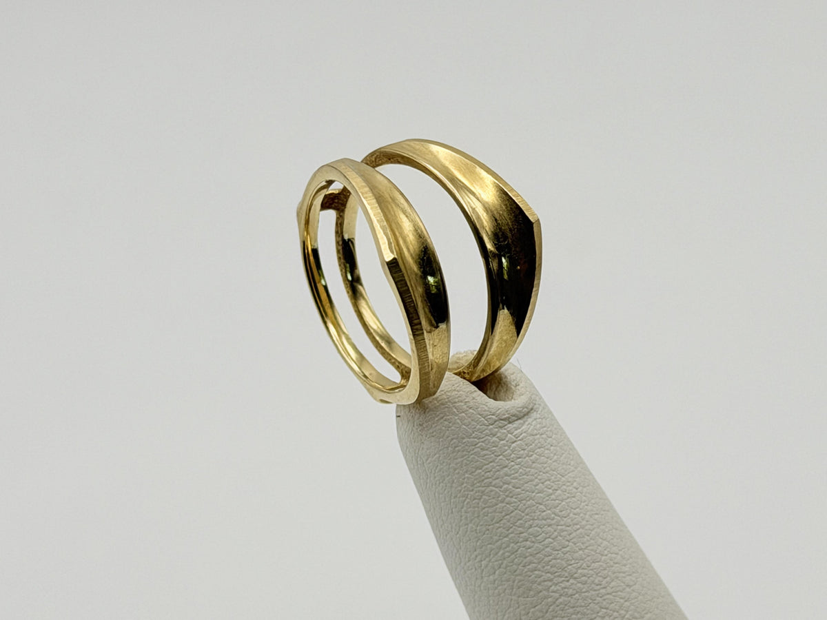 Vintage 14K Yellow Gold Modernist Open Band Ring Double Band Shield Ring.