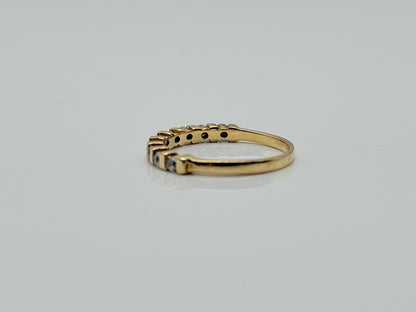 Vintage 14K Yellow Gold Cubic Zirconia Band Ring. Promise Ring.