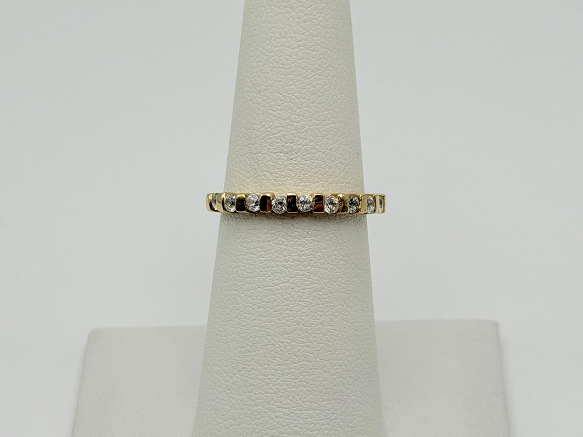 Vintage 14K Yellow Gold Cubic Zirconia Band Ring. Promise Ring.