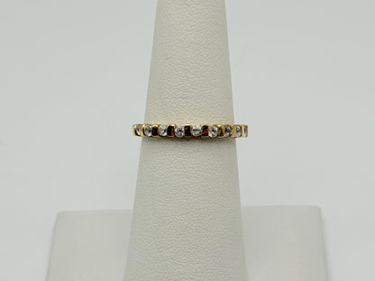 Vintage 14K Yellow Gold Cubic Zirconia Band Ring. Promise Ring.