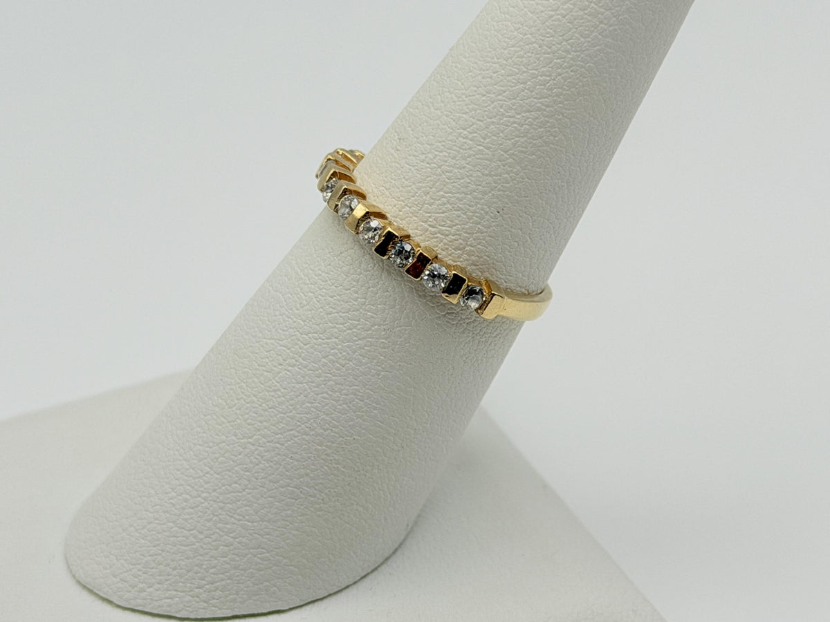 Vintage 14K Yellow Gold Cubic Zirconia Band Ring. Promise Ring.
