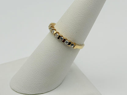 Vintage 14K Yellow Gold Cubic Zirconia Band Ring. Promise Ring.