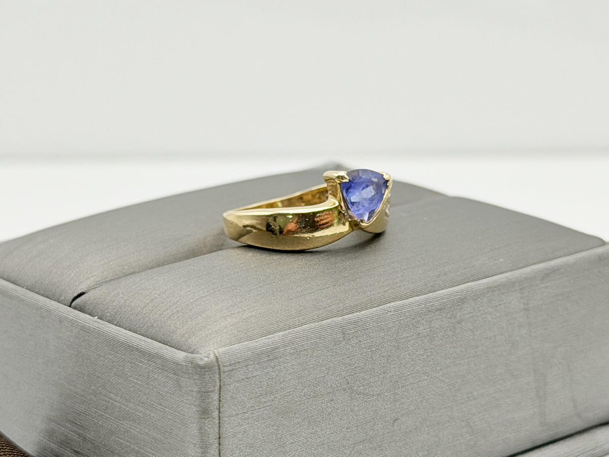 Vintage Tanzanite & Diamond  14k Yellow Gold Ring Promise Ring