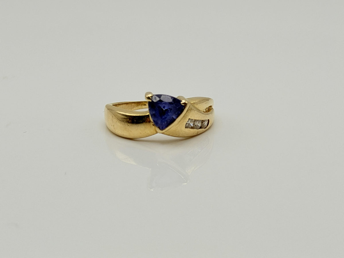 Vintage Tanzanite & Diamond  14k Yellow Gold Ring Promise Ring