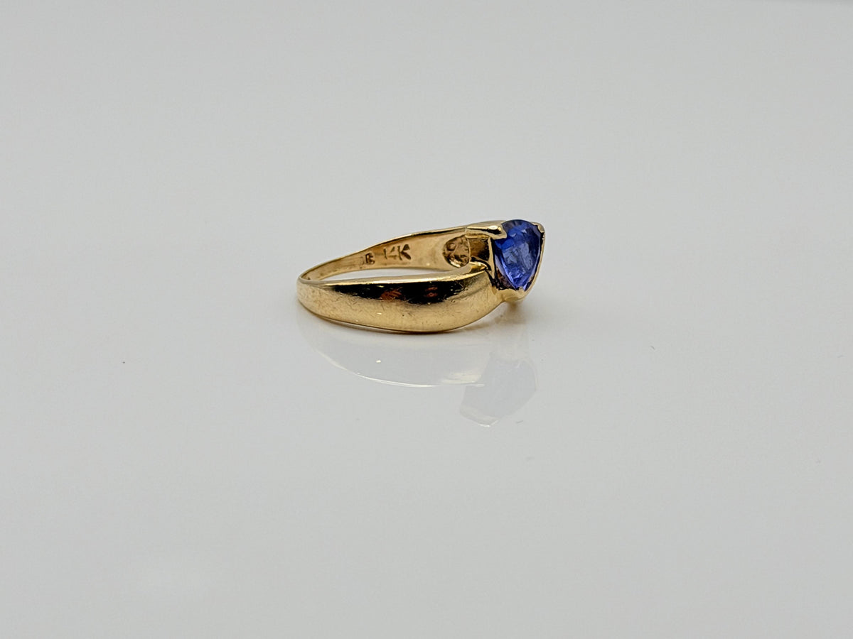 Vintage Tanzanite & Diamond  14k Yellow Gold Ring Promise Ring