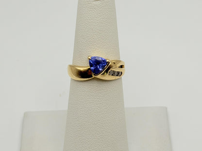 Vintage Tanzanite & Diamond  14k Yellow Gold Ring Promise Ring