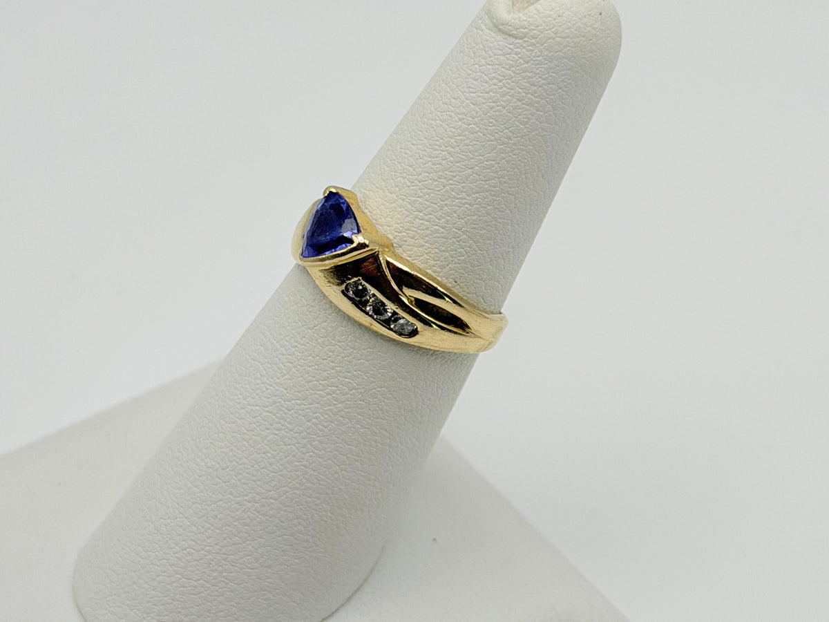 Vintage Tanzanite & Diamond  14k Yellow Gold Ring Promise Ring