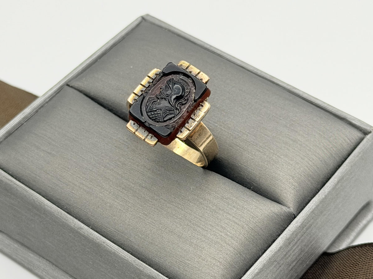 Vintage 10K Yellow Gold Garnet Intaglio Cameo Ring Carved Profile Ring