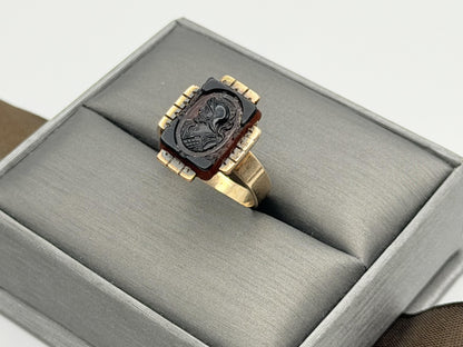 Vintage 10K Yellow Gold Garnet Intaglio Cameo Ring Carved Profile Ring