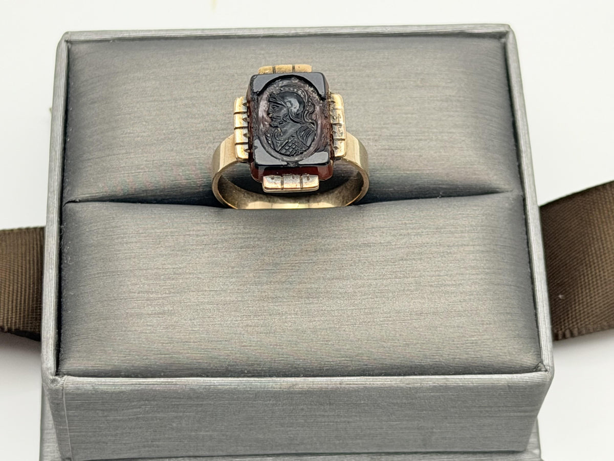 Vintage 10K Yellow Gold Garnet Intaglio Cameo Ring Carved Profile Ring