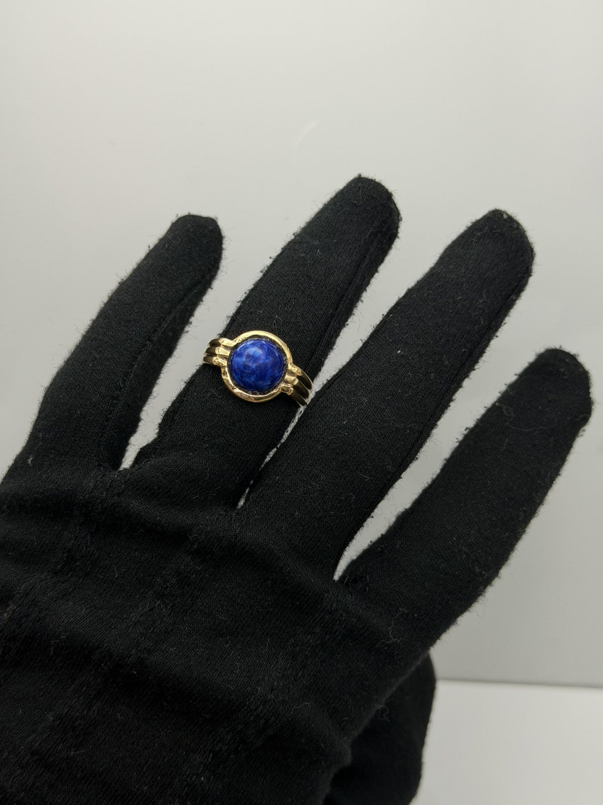 Vintage 10K Gold Lapis Lazuli Ring. Deep Blue Round Stone Statement Ring.