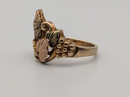 Vintage 10k 12k Black Hills Gold Leaf Multi-tone Gold Signet Statement Ring BHG