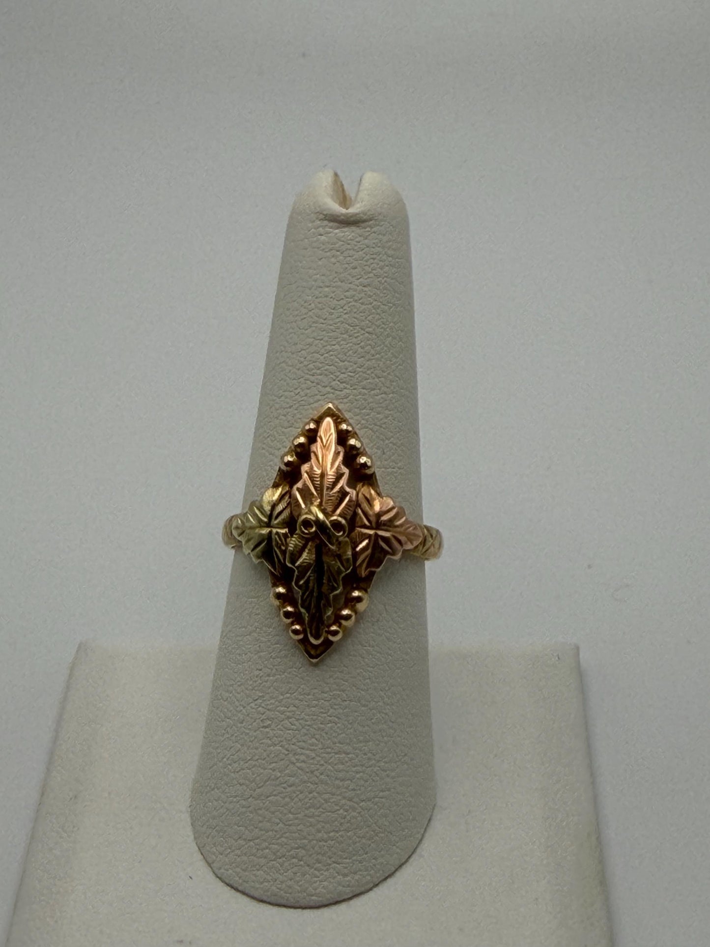 Vintage 10k Black Hills Gold Leaf Multi-Tone Gold Signet Statement Ring