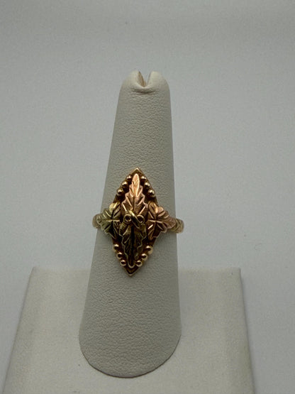 Vintage 10k Black Hills Gold Leaf Multi-Tone Gold Signet Statement Ring
